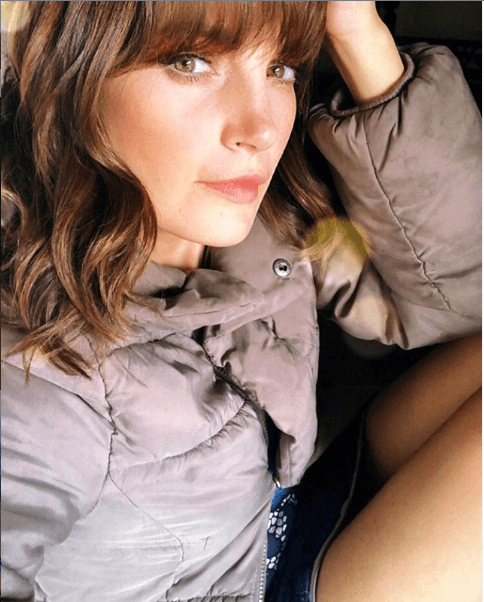 En la imagen la actriz mencionó que notó el robo inmediatamente después de sucedido, e incluso, ubicó a los ladrones en el piso superior del centro comercial, pero la seguridad del lugar los dejó ir.