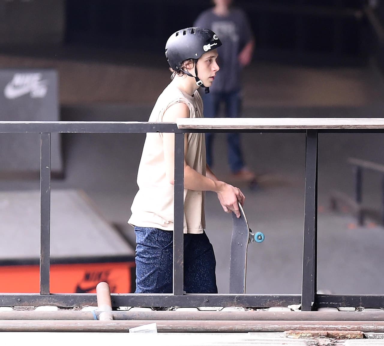 El hijo mayor de los Beckham adora pasear en patineta.