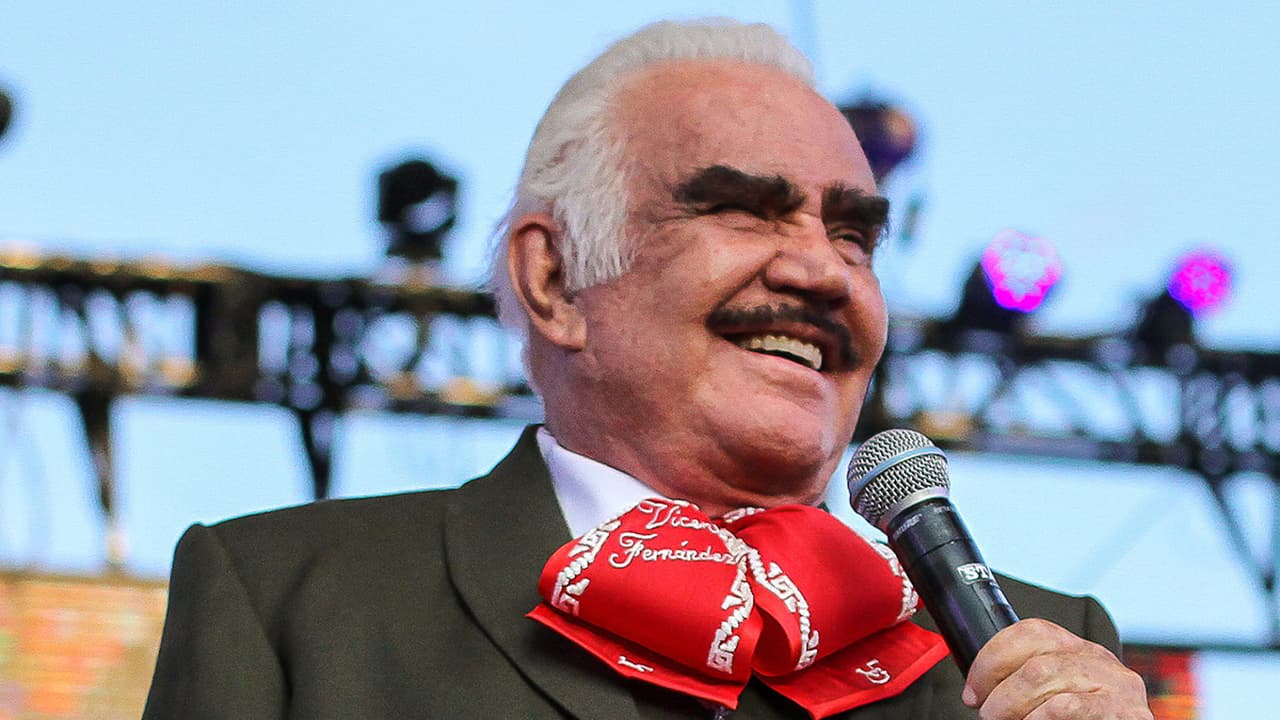 "Estamos muy contentos": Vicente Fernández ya no está intubado y le realizan una traqueotomía
