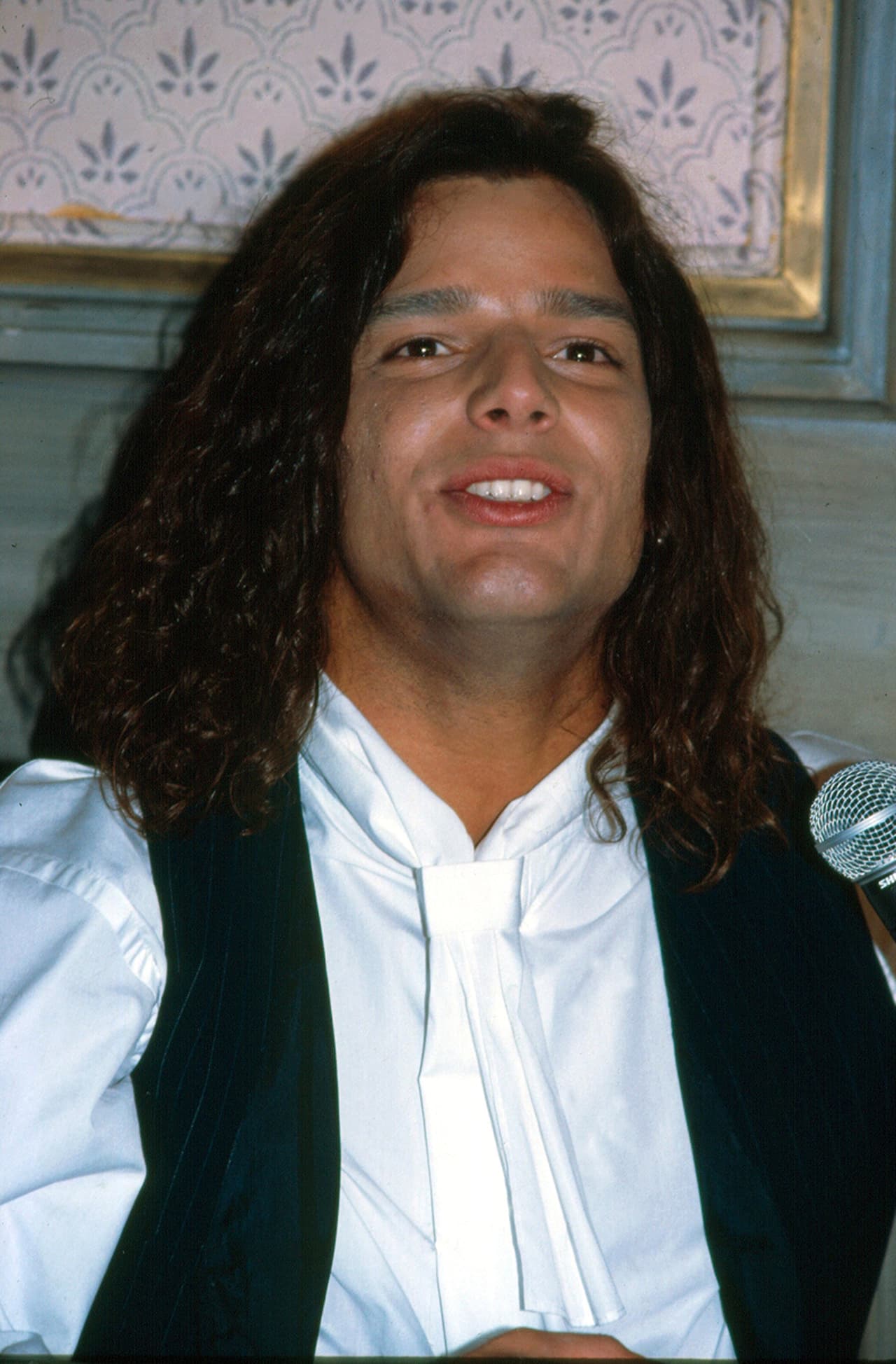 Si, así es como lució este guapo y talentoso boricua en 1991.