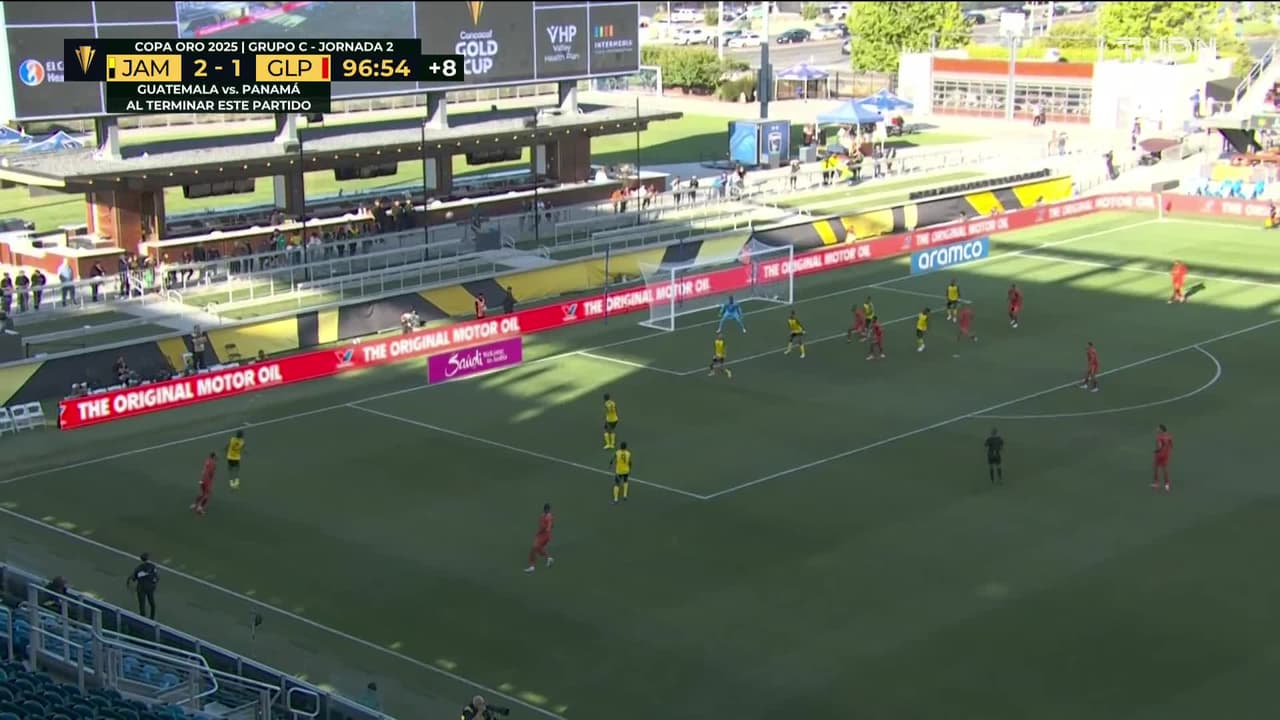 ¡TIRO ATAJADO! disparo por Renaldo Cephas.