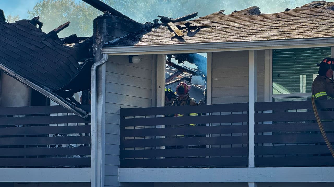 Más de 60 evacuados tras incendio en un complejo de apartamentos en Fort Worth