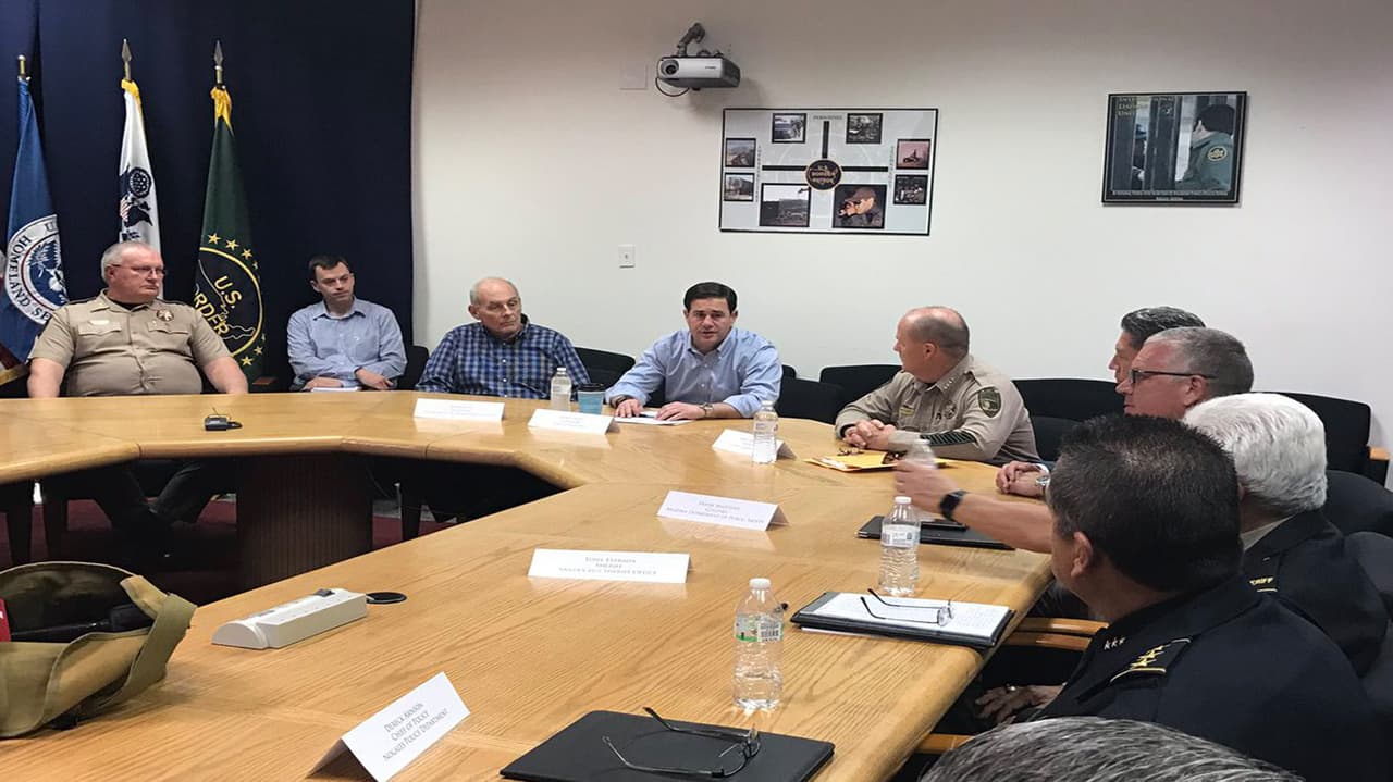 Sheriff de condado fronterizo en Arizona afirma que no denunciará a indocumentados