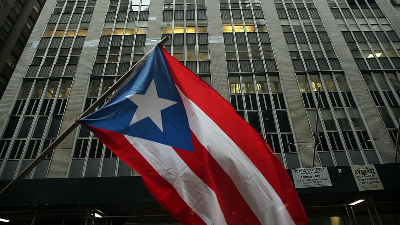 Llega el día de la renuncia de Rosselló sin un sucesor, lanzan programa de atención médica sin requisitos migratorios, y más