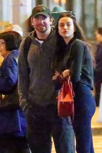 Bradley se veía de lo más feliz junto a la modelo.