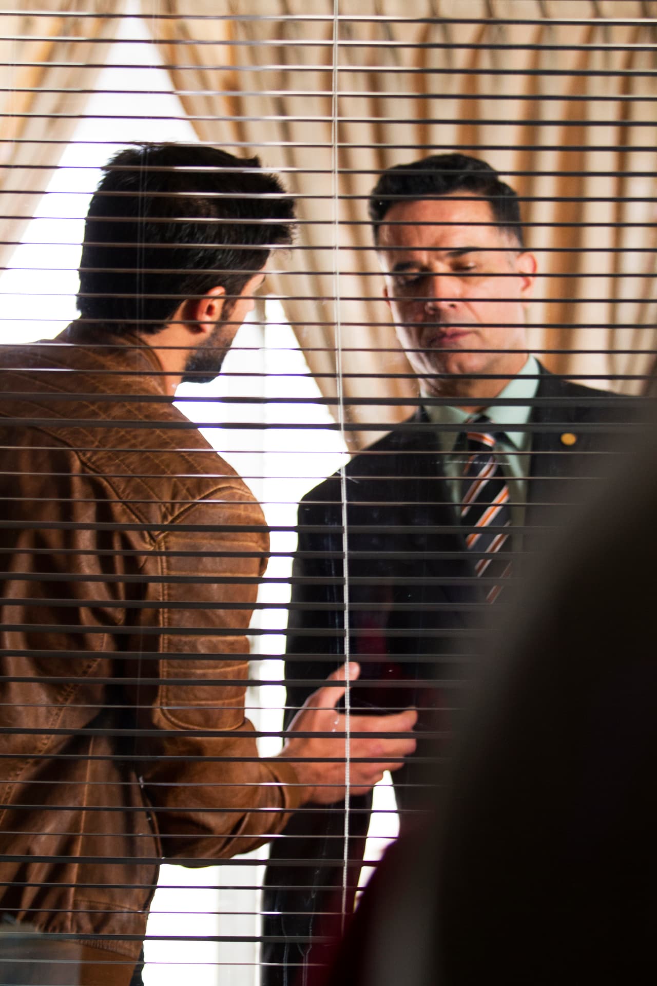 En 
<b><a href="http://www.univision.com/series/la-piloto">'La piloto'</a></b>, 
<b><a href="http://www.univision.com/series/la-piloto/juan-eduardo-colucho-es-dave">Dave</a></b> visitó al viceprocurador después de haber rescatado a su hija del secuestro de los Lucio, para pedirle ayuda en el caso de 
<b><a href="http://www.univision.com/series/la-piloto/livia-brito-es-yolanda-en-la-piloto">Yolanda</a></b>.