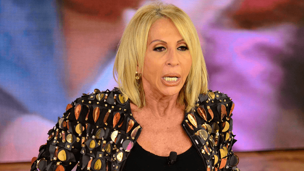 No obstante, se hizo de palabras con 
<b>Laura Bozzo</b> y terminó por abandonar el set de televisión incluso antes de iniciar su participación.