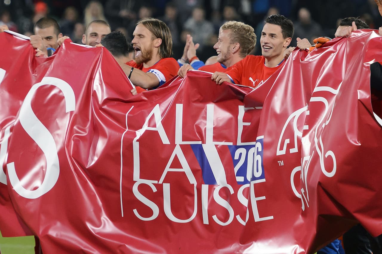 Suiza clasifica a la Eurocopa mientras que Rusia y Ucrania se acercan