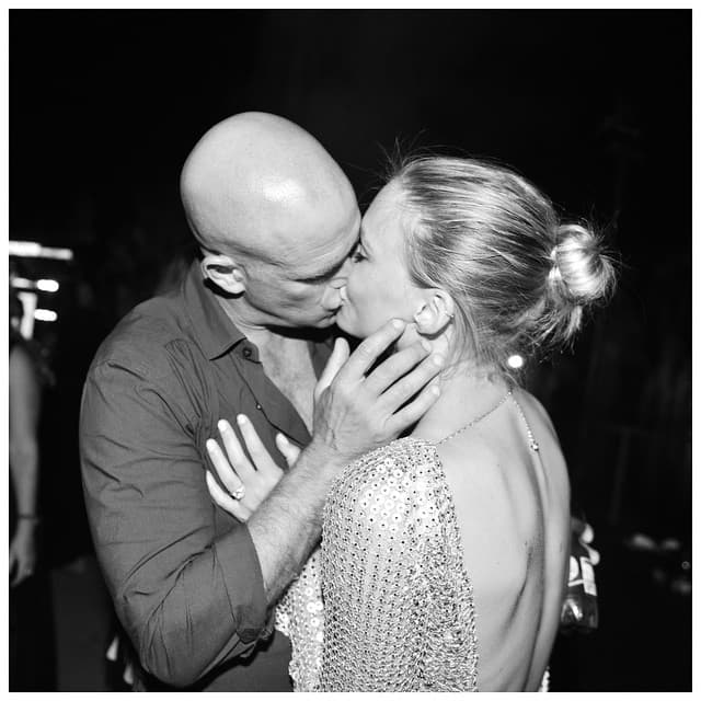 Las fotos más románticas de Bar y Adi.