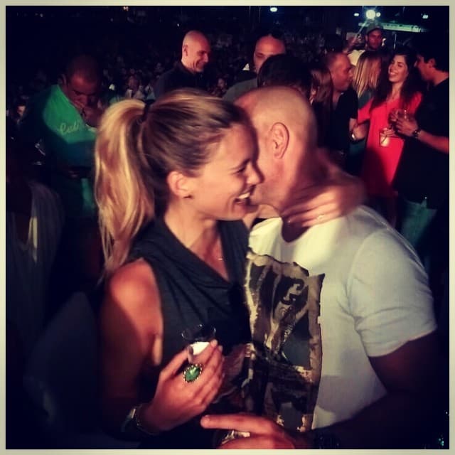 Las fotos más románticas de Bar y Adi.