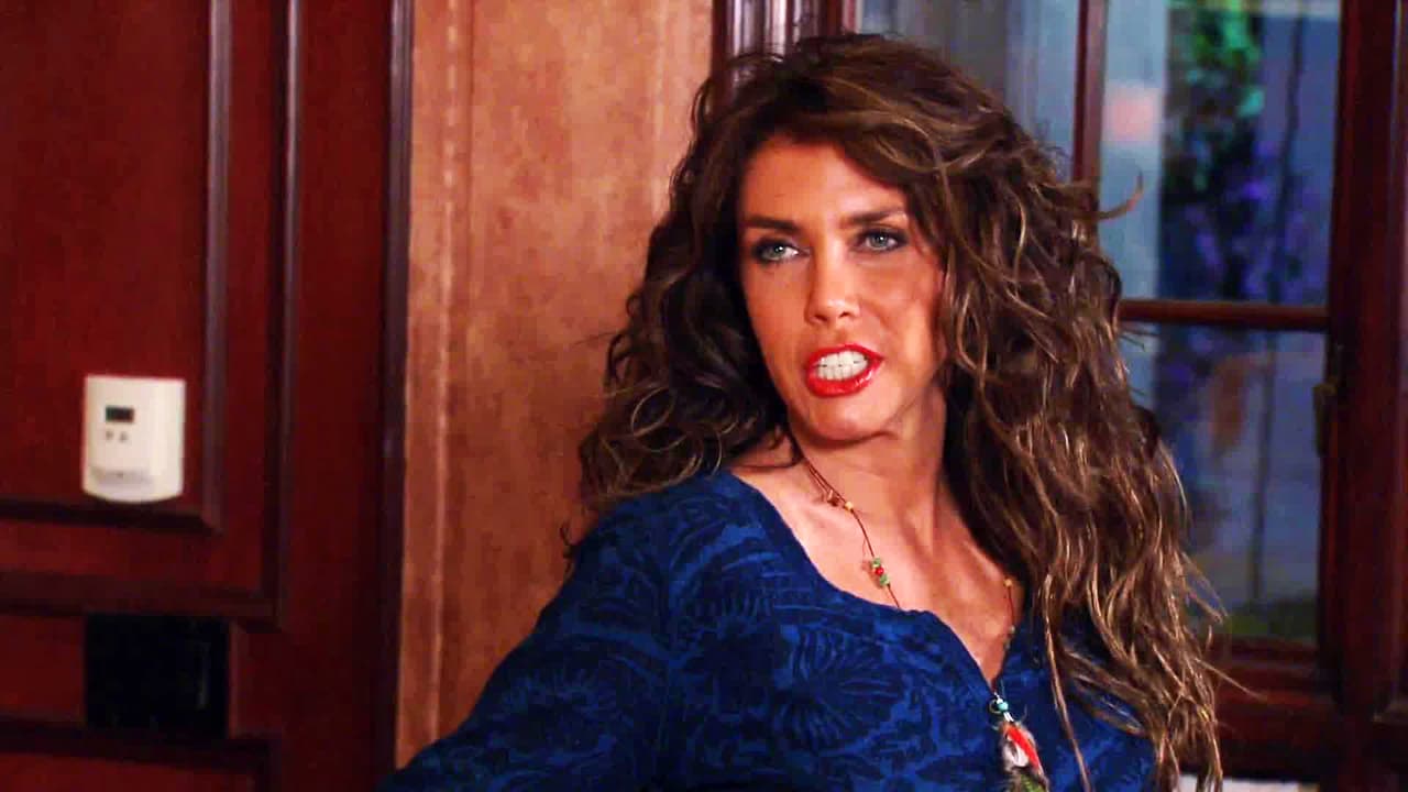 Su imagen siempre sensual y malvada también le dio los papeles de villana en "Amores Verdaderos" y "La Malquerida".