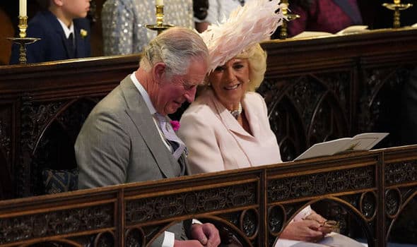 Según la fuente,
<b> la justicia británica ha rechazado en tres ocasiones el reclamo de Simon</b>, por lo cual ahora se dirige al Tribunal Superior de Australia para intentar lograr que el príncipe Carlos y la duquesa de Cornualles se sometan a una prueba de ADN.
<br>