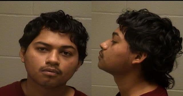 Giles Cassarubis de 19 años recibió cargos por asalto agravado.