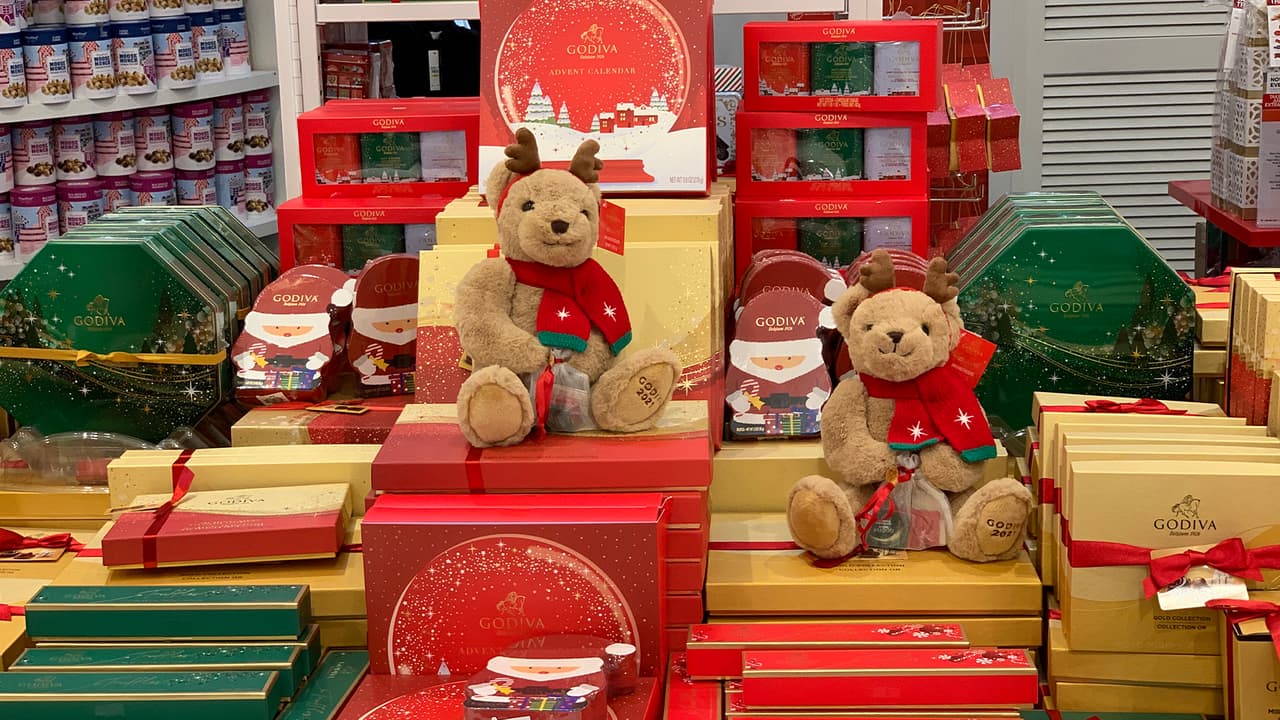 <b>Define cómo vas a pagar: </b>Ya sea con efectivo o con una 
<a href="https://www.univision.com/local/houston-kxln/buscan-mujer-tarjetas-robadas-houston">tarjeta de crédito,</a> pero siempre verifica la cantidad disponible que tienes y si tendrás el dinero para pagar a fin de mes.