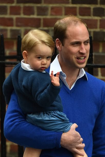 ¡El pequeño iba a conocer a su hermanita!