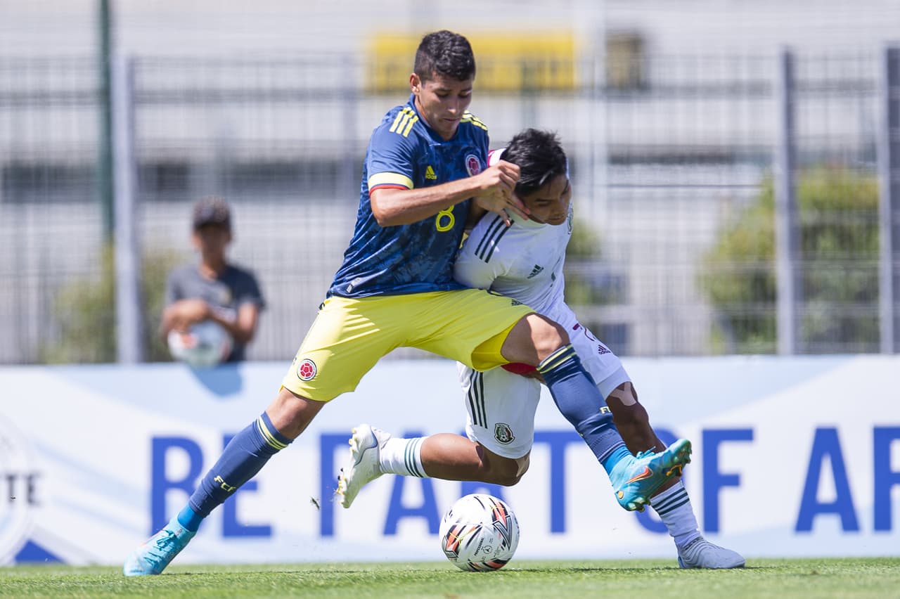 México venció a Colombia con goles de Santiago Muñoz y Efraín Álvarez para quedarse con el tercer lugar del torneo Maurice Revello.
