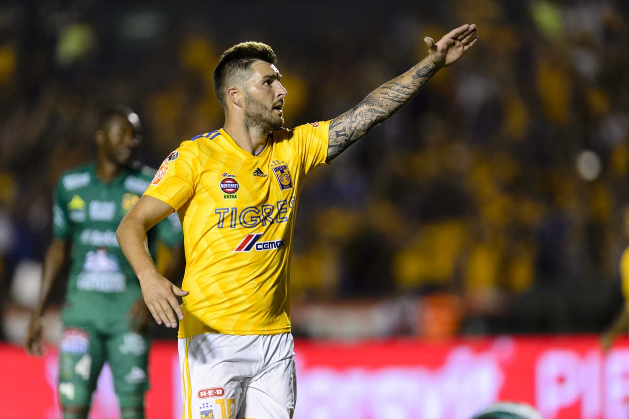 Gignac llegó a 81 goles con la camiseta de Tigres, siendo el segundo máximo goleador histórico, quedando solo por delante Tomás Boy con 102 que los logró entre 1975 y 1988.