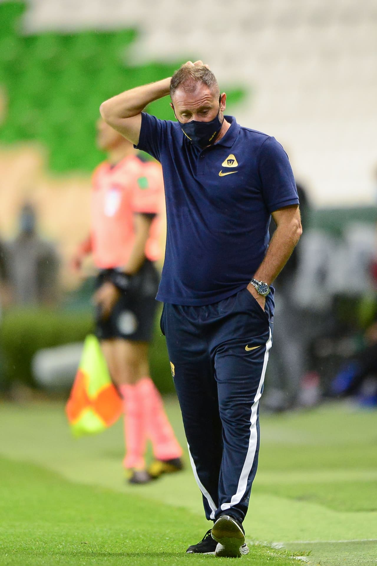 León intenta la goleada, pero Pumas cierra bien los espacios en la defensa.