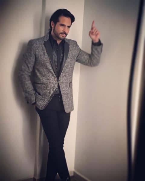 "No hay de otra más que hacer lo que te gusta en la vida, con pasión, amor, disciplina y con sacrificio", dijo a las cámaras de
<b><a href="https://www.univision.com/shows/el-gordo-y-la-flaca/jose-ron-dejara-la-actuacion-para-dedicarse-a-la-musica-video">El Gordo y La Flaca</a>.</b>