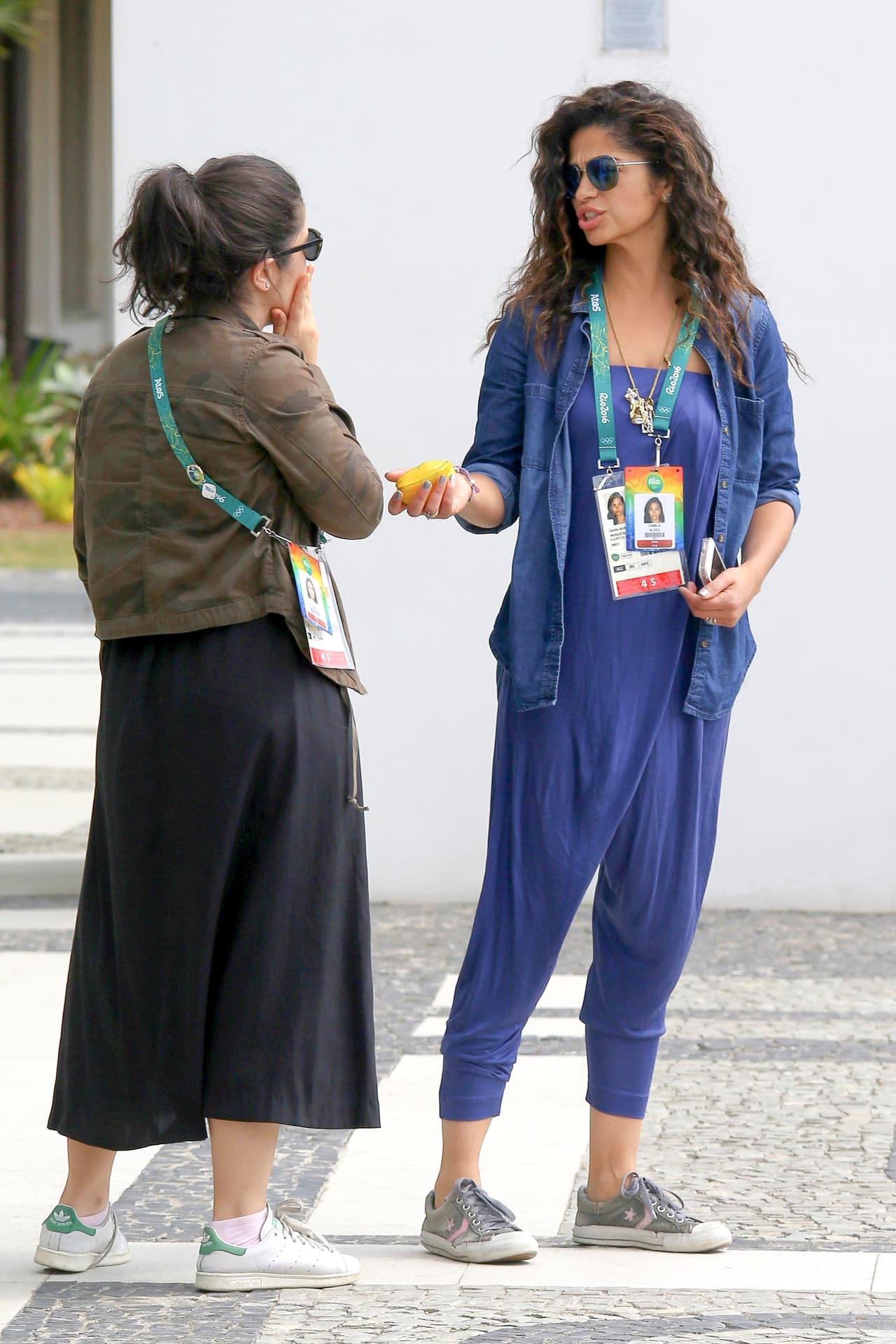 Se mostró muy accesible con algunos fans que le pidieron autógrafos.