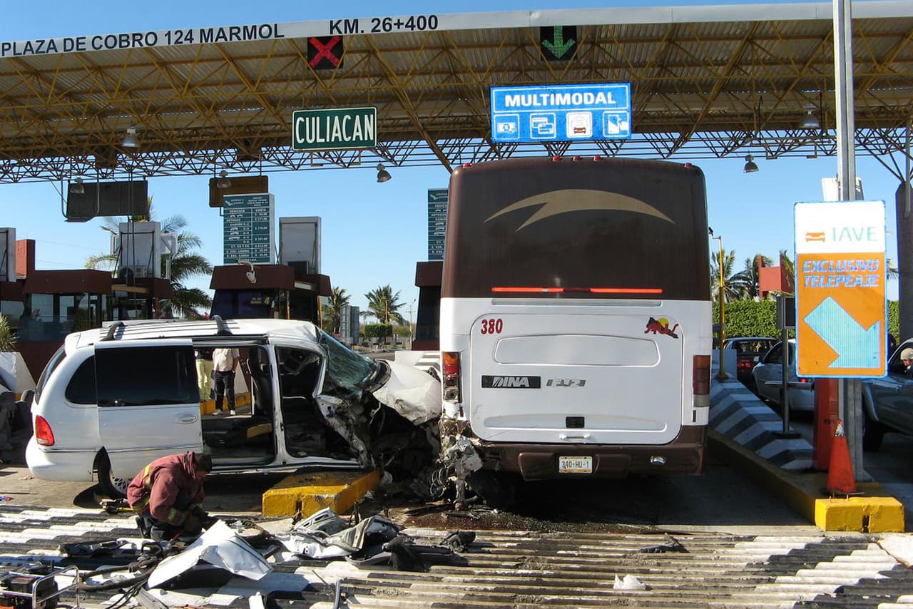 El 31 de enero de 2007, Rubén Aguirre y su esposa Consuelo de los Reyes Medellín, sufrieron un aparatoso accidente automovilístico en Mazatlán, Sinaloa.