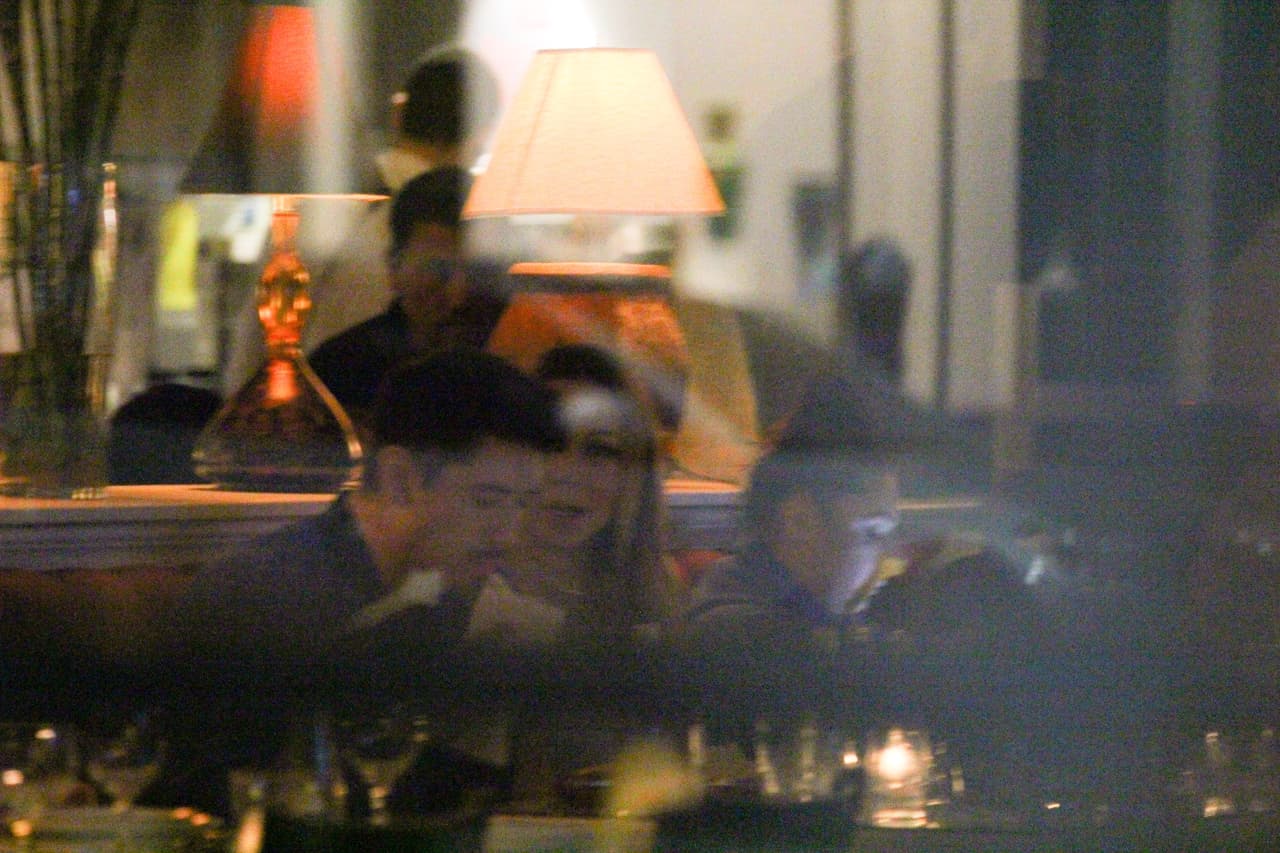 La cantante y el bailarín se han vuelto inseparables.