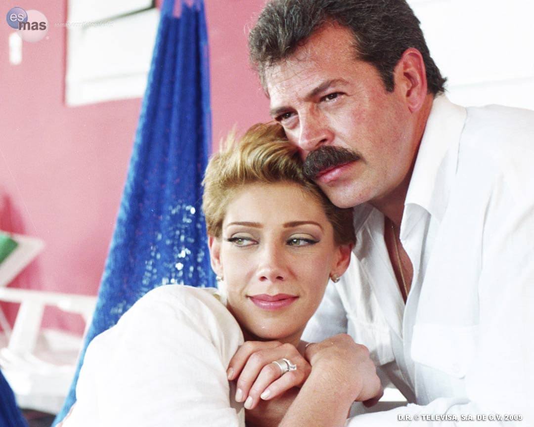 Se dice que su fracaso se debió a que no les gustó ver a 
<b><a href="http://www.univision.com/temas/cynthia-klitbo">Cynthia Klitbo</a></b> como protagonista, pues venía de hacer a una intensa villana en 
<a href="https://www.vix.com/es-es/detail/series-2972?utm_medium=internal_referral&utm_source=univision&utm_campaign=breaking_news&utm_content=ed_entertainment&utm_term=slideshow" target="_blank">'El privilegio de amar' (vela gratis en ViX)</a> y ese personaje definitivamente marcó su carrera artística.