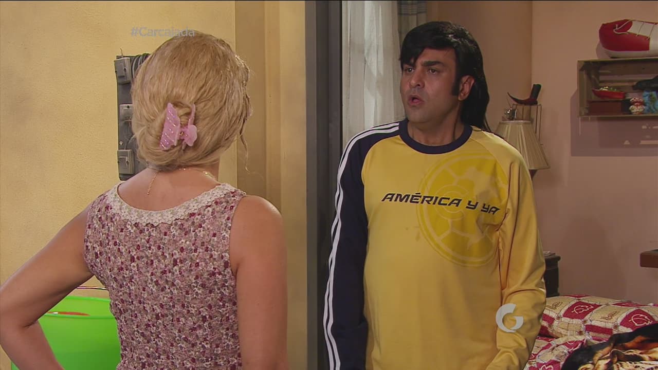 Se volvió rubia, pero una muy sexy rubia.