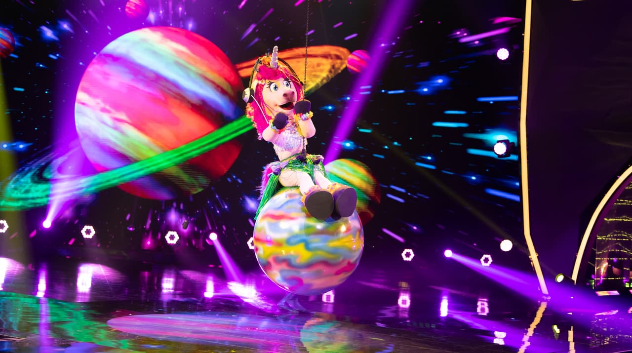 Unicornio tuvo una actuación destacable con su interpretación del tema ‘Wrecking Ball’, de la misma forma que Miley Cyrus, la cantante original, montada sobre una enorme esfera.