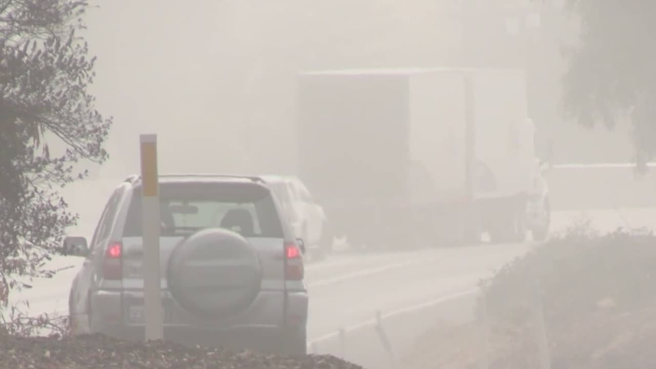 ¿Cómo manejar en la neblina? Estas son las recomendaciones de la Patrulla de Caminos de California