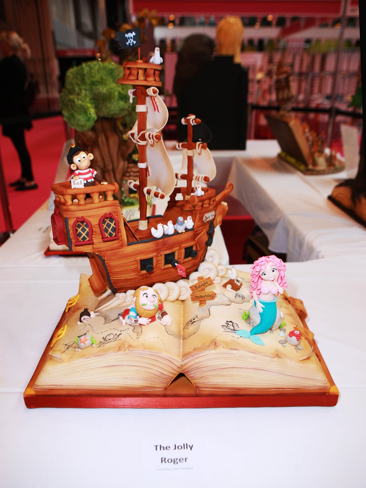 La competencia de pasteles mundial, Cake International, exhibió pasteles que llevan la decoración culinaria a lugares inesperados, con repostería en forma de personajes de películas, pájaros, perros y hasta un bebé. El show se llevará a cabo del 17 al 19 de marzo en Birmingham, Inglaterra.