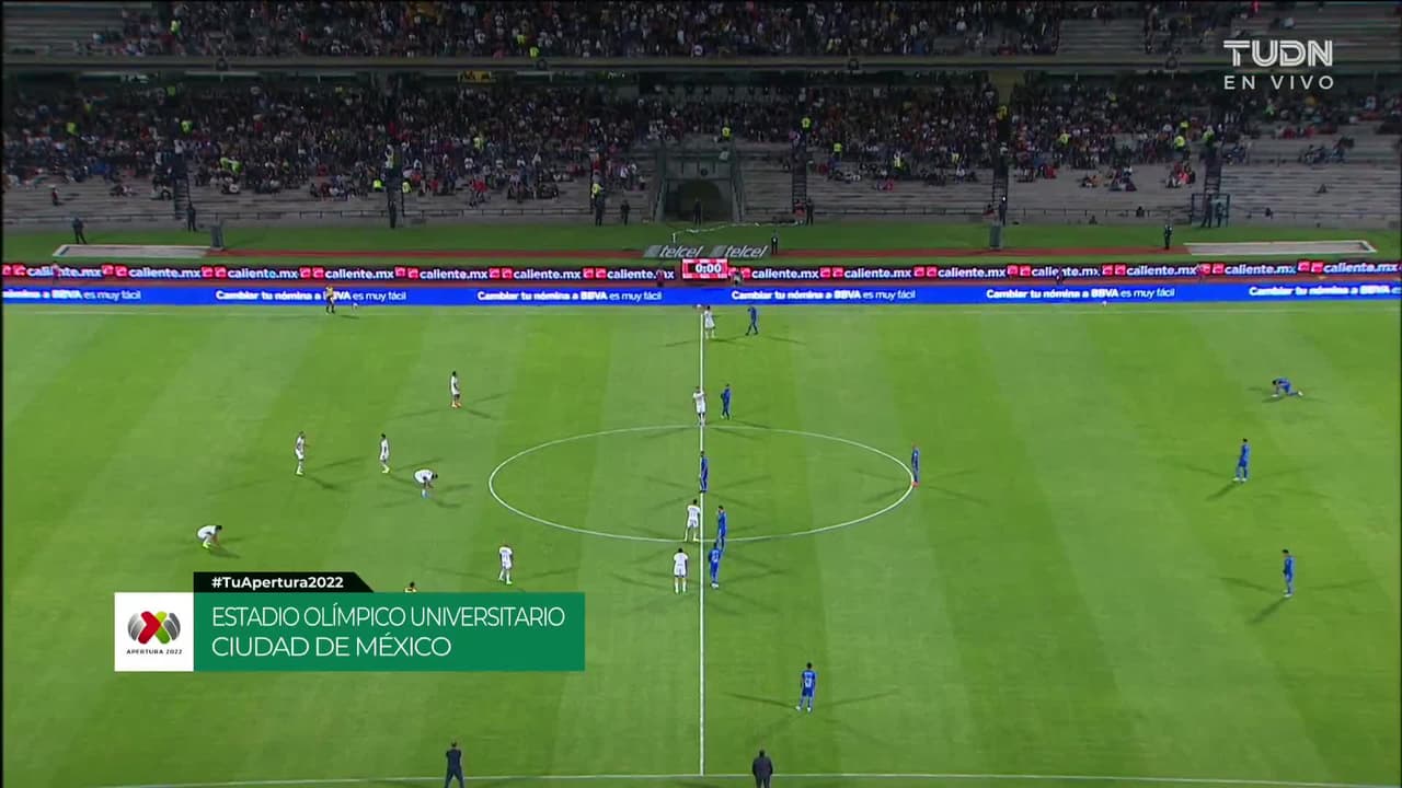 Arranca el partido y la pelota está en juego.