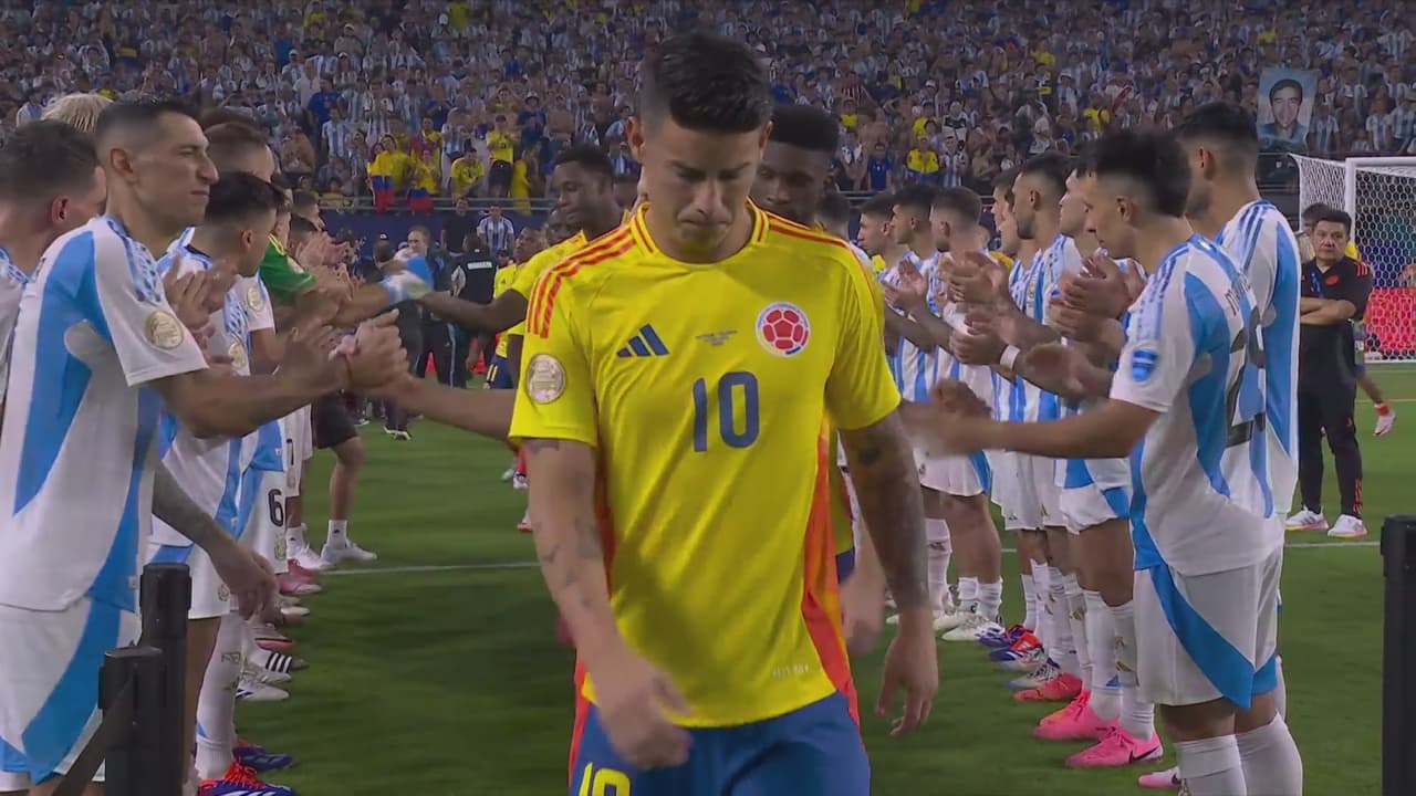 ¡Unos caballeros! Argentina le hace el pasillo a Colombia para recibir sus medallas