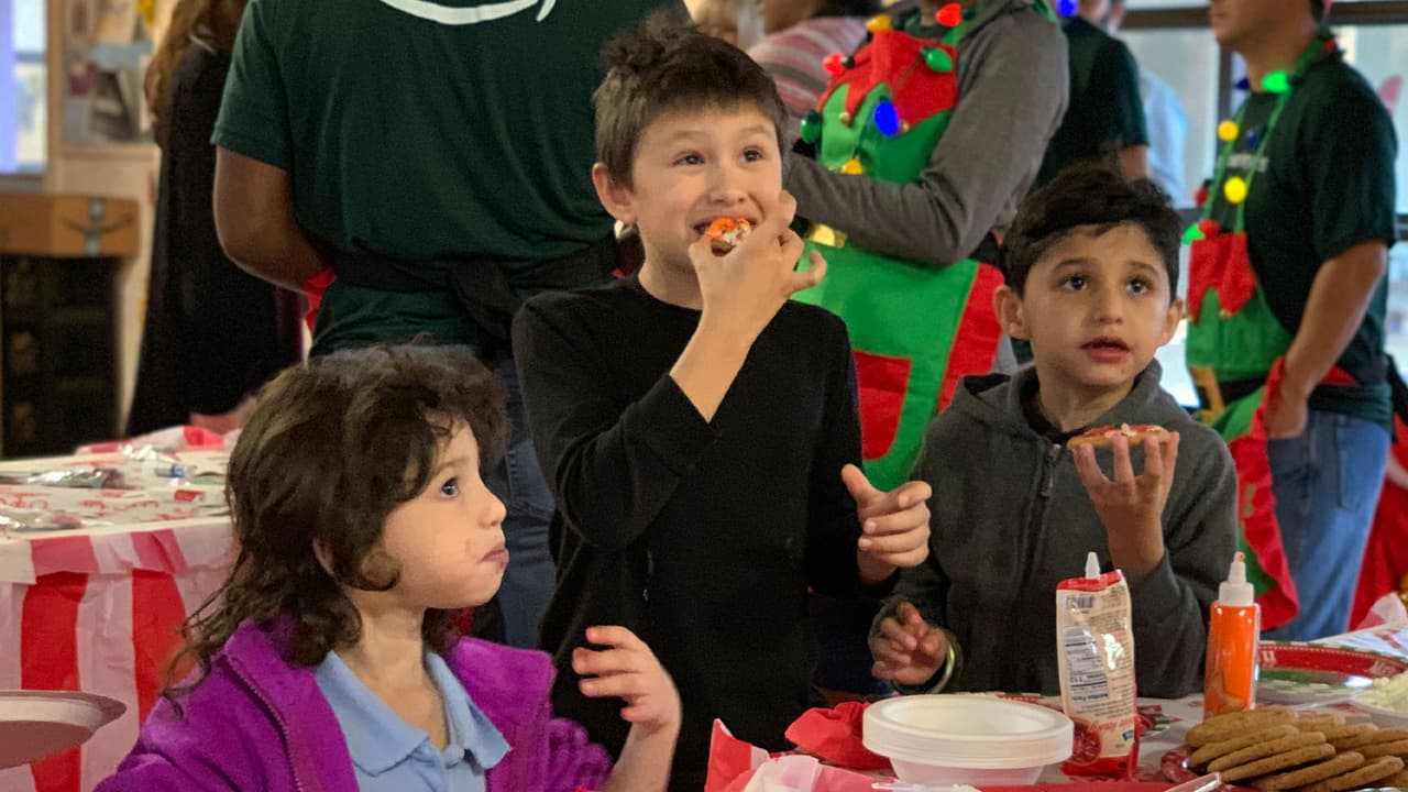 Amazon forma parte de una iniciativa para ayudar a organizaciones sin fines de lucro en el país que velan por el bienestar de la población con necesidades económicas.