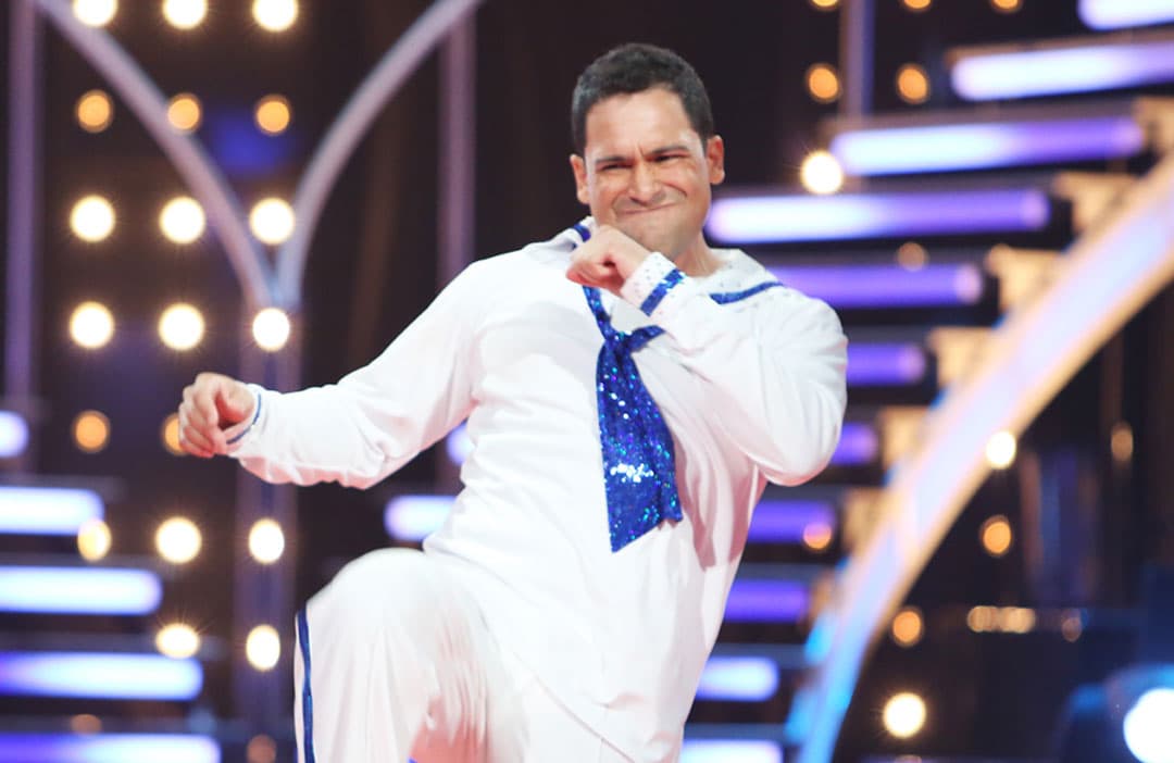 Luego llegó el turno de derrochar energía con un rock and roll en la pista. Y el cantante cumplió.