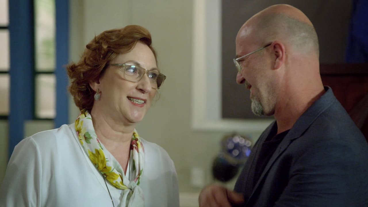 <b>Laodicea</b>, esposa de Jonás, madre de Alice, es una mujer codiciosa y egoísta, que se esconde tras una máscara de amor por el prójimo.