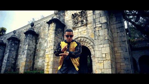 Chino y Nacho celebran que la joven aceptó... Con casi un billón de reproducciones, ¿ganará la categoría en Premios Juventud?