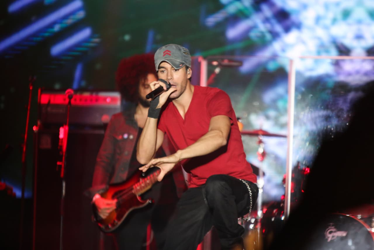 El L Festival 2015 contó con al presencia de Enrique Iglesias, que interpretó con toda la pasión sus canciones.