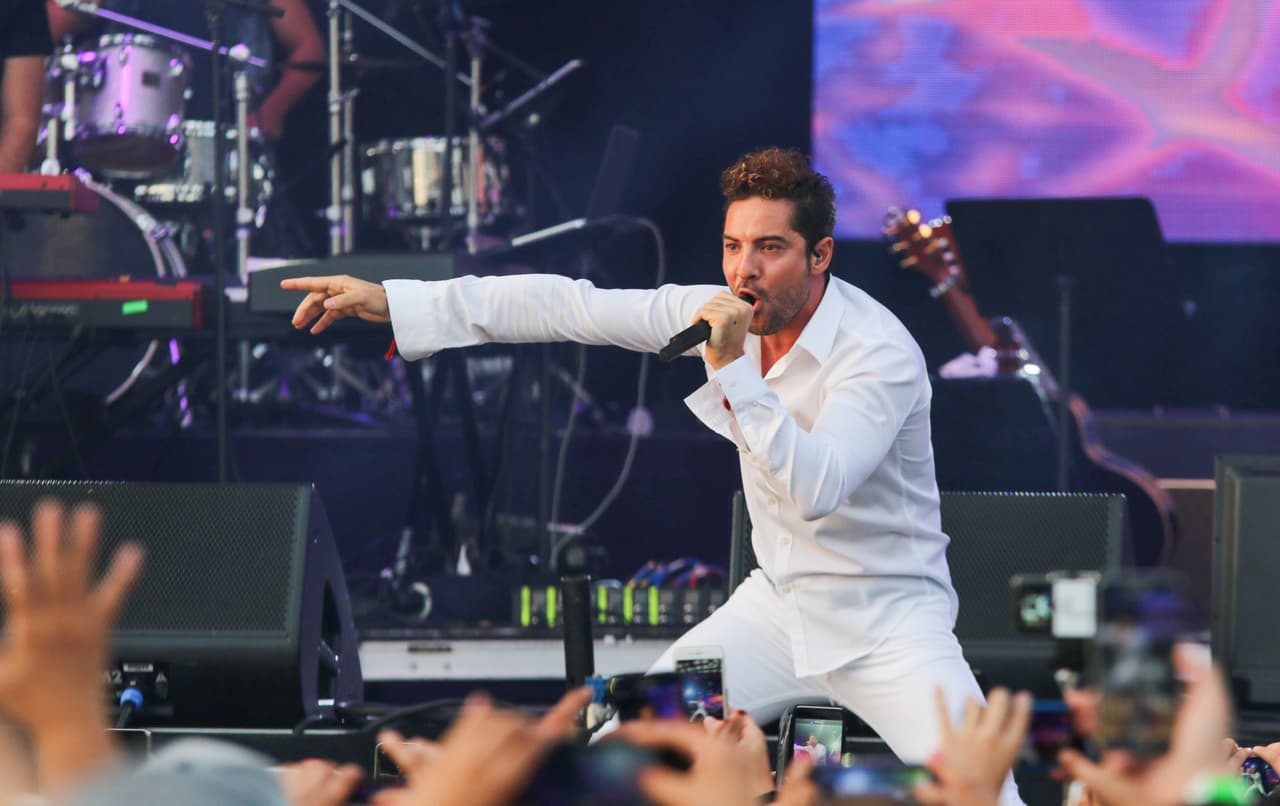 Y cantó e interpretó con mucha pasión.