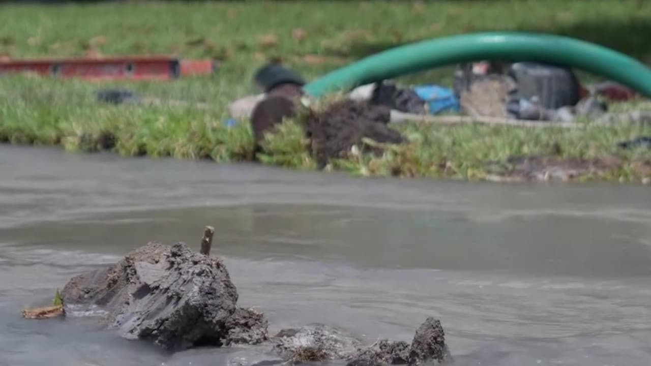 Rotura de una tubería tiene sin servicio de agua a varios sectores de Bellaire