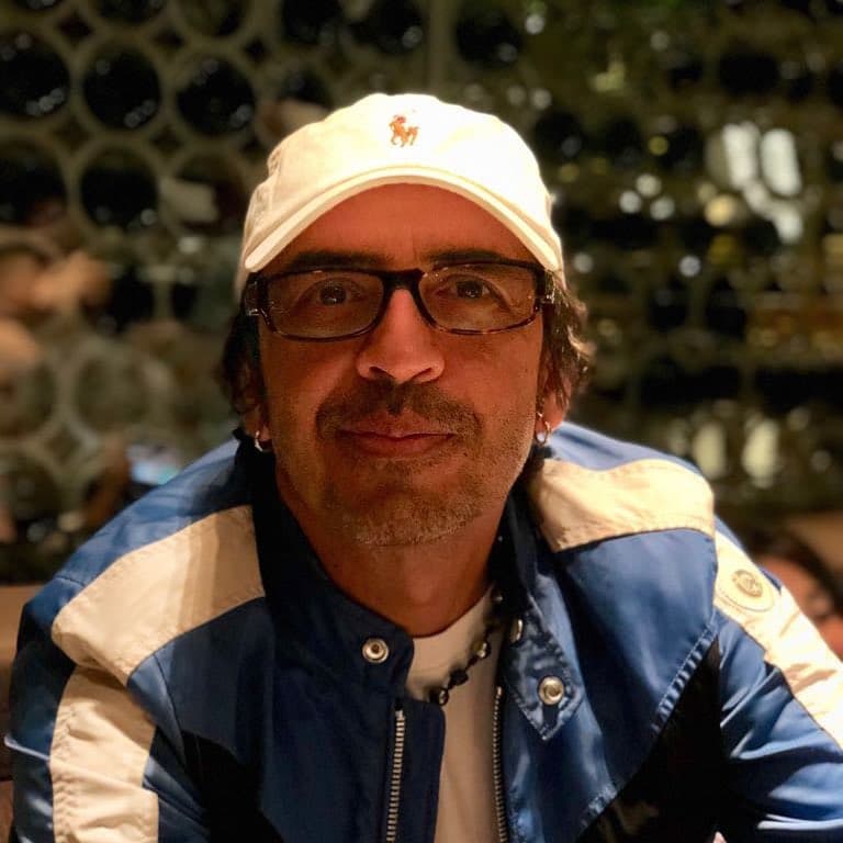 Memo del Bosque encabezó la reciente entrega de los Premios Telehit que se llevaron a cabo el pasado 13 de noviembre en la Ciudad de México. "Volver a vivir toda esta adrenalina, de corredero de gente, de público, de fans, muy padre la verdad, algo que te mantiene vivo", concluyó.