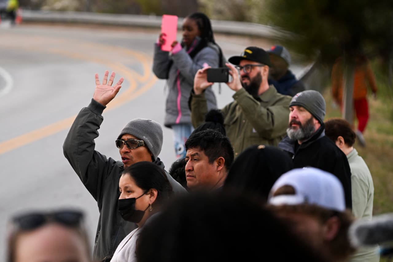 Carlos Suazo Sandoval, hermano de Maynor, dijo que las autoridades les aseguraron que los esfuerzos de recuperación seguirán, para darle una conclusión a este amargo capítulo en la vida de las familias. Sin embargo, sostiene que él y su familia mantienen la esperanza de que sea hallado con vida.