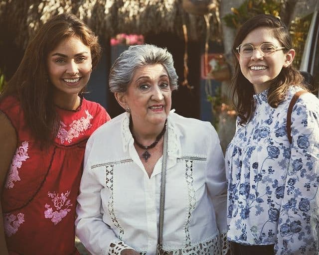 Martín publicó en su cuenta de Instagram una serie de fotografías en las que aparece con su abuelita, así como un mensaje en el que aseguró que no esperaba la triste noticia.