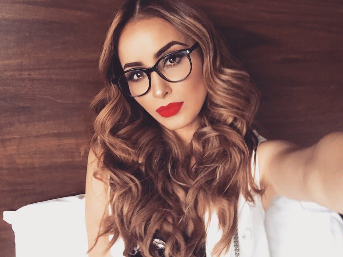 Aunque ha sido hermética, Cynthia sí ha hecho comentarios halagadores hacía Carlos durante el programa que conduce.