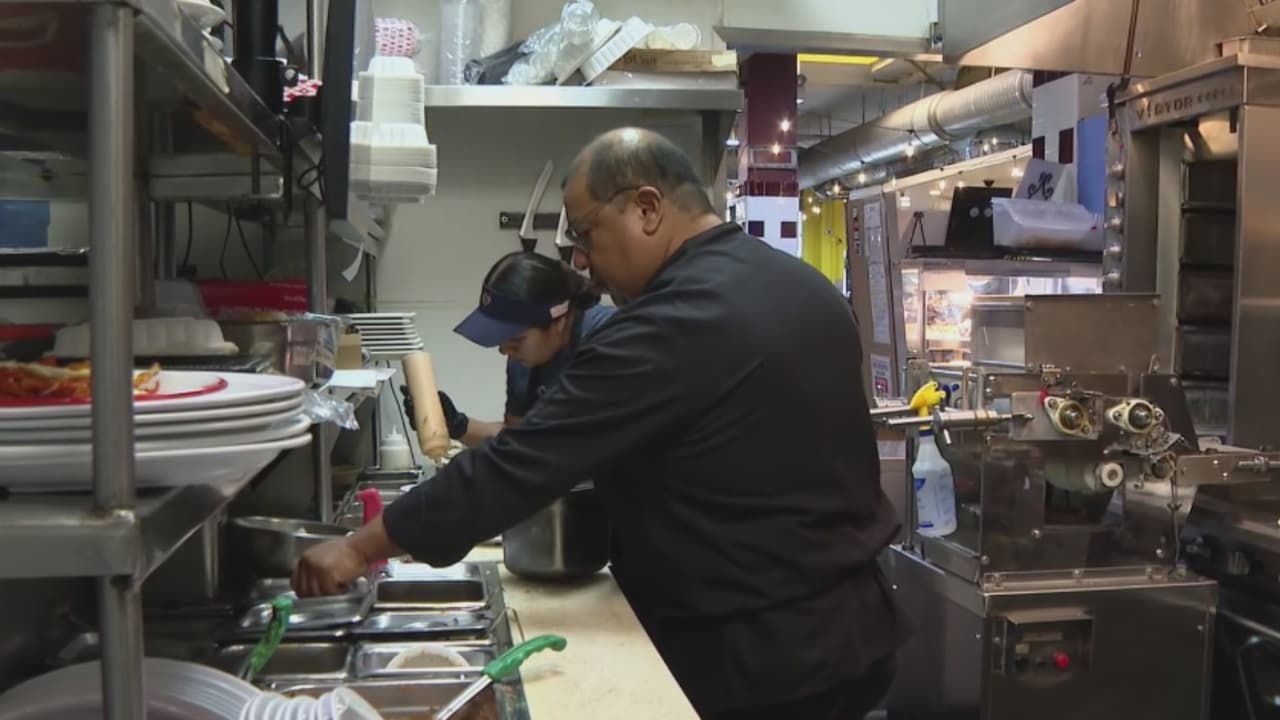 Gobierno de Trump restringe préstamos del SBA: así reaccionan comerciantes en Los Ángeles