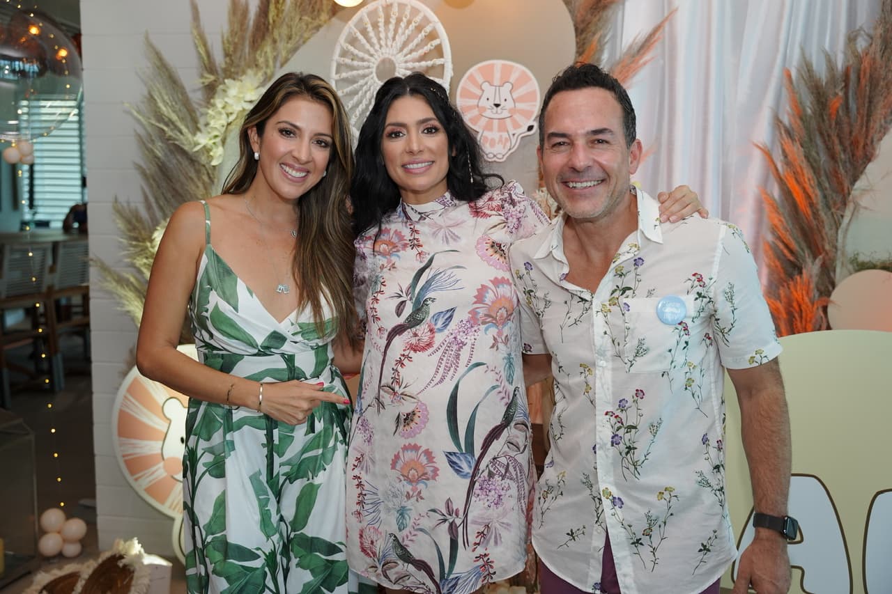 Como puede apreciarse en las imágenes, para la decoración del lindísimo baby shower, eligieron la temática de una tierna selva infantil con leoncitos al por mayor.