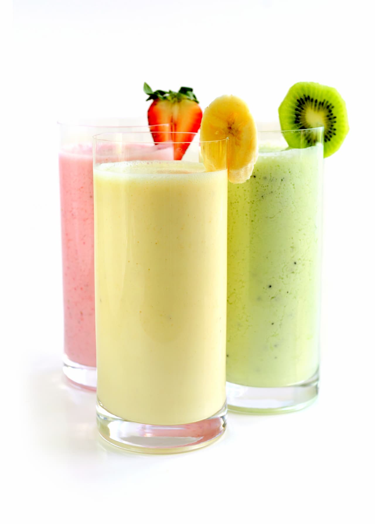 Cuida no dejarlo mucho tiempo para que no aumente el volumen o que se incorpore aire. Enseguida te damos algunas recetas de licuados y smoothies.