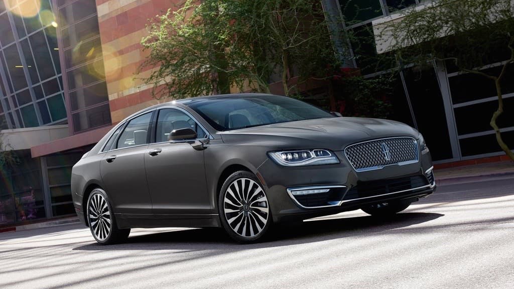 <b>Lincoln MKZ</b>:
<br>
<br>Al igual que su gemelo mecánico el Ford Fusion, el sedán mediano de Lincoln, incluyendo su versión híbrida, es construido en la fábrica de Ford en la 
<b>ciudad de Hermosillo en el estado de Sonoma en México</b>.
