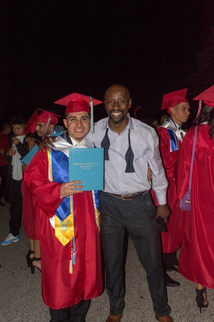 Antonia, quien sacrificó sus propios sueños por sacar adelante a su familia, dice que se siente “muy contenta” de los logros alcanzados con tanto amor.