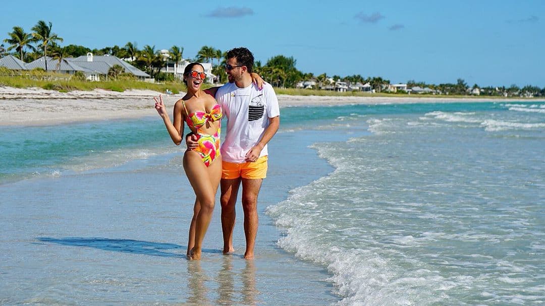El joven matrimonio sigue disfrutando del amor puro en estos primeros seis meses y Aleyda continúa con esa bella sonrisa que la caracteriza.